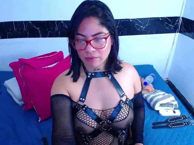 horny-cougar webcam