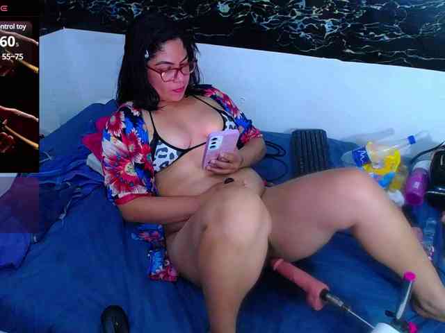 horny-cougar webcam