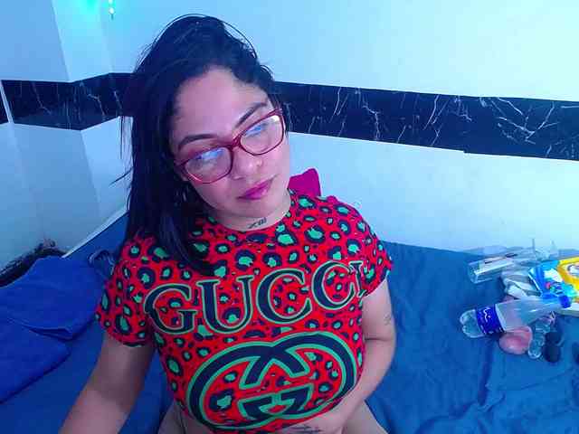 horny-cougar webcam