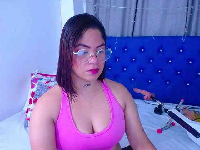 horny-cougar webcam