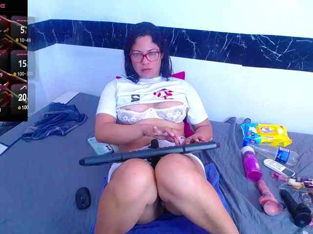 horny-cougar webcam