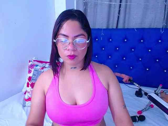 horny-cougar webcam