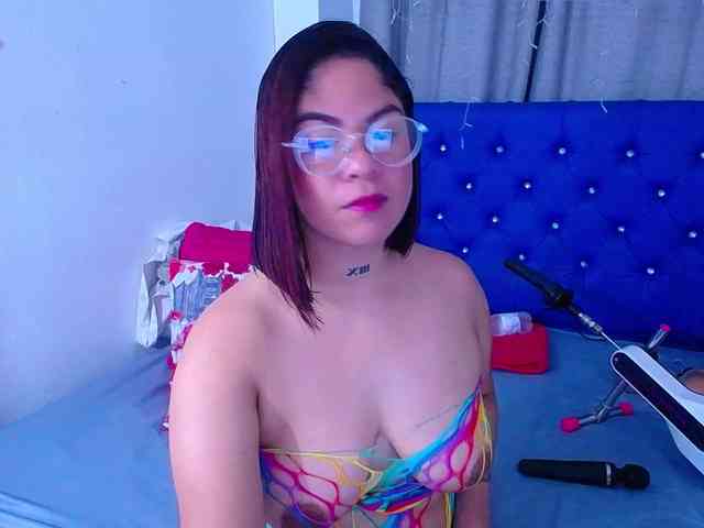 horny-cougar webcam