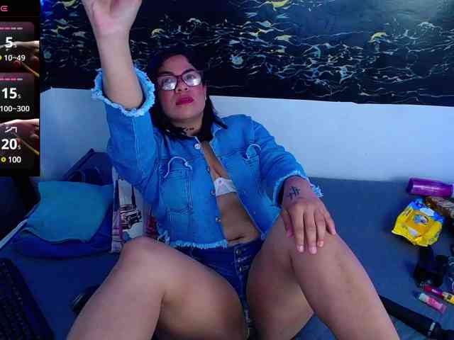 horny-cougar webcam