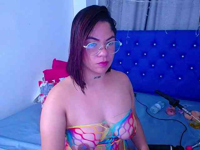horny-cougar webcam