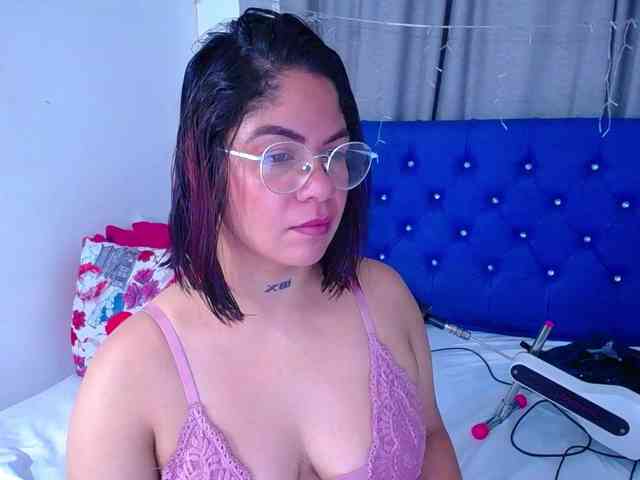 horny-cougar webcam