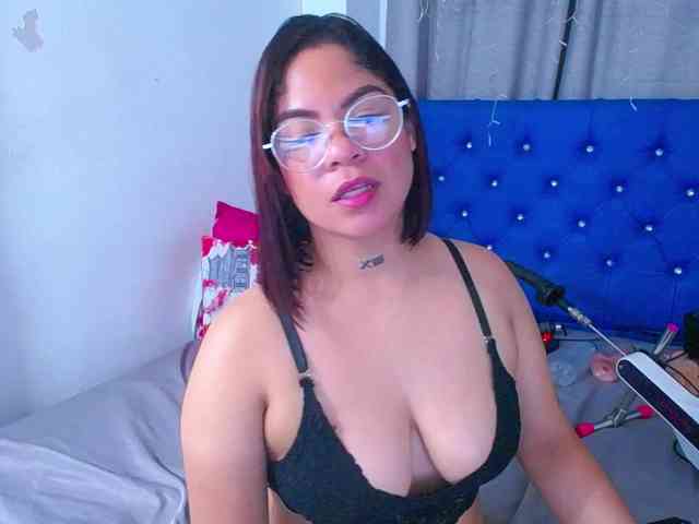 horny-cougar webcam
