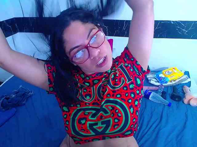 spy web cam Horny-cougar