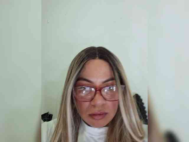 horny-cougar webcam