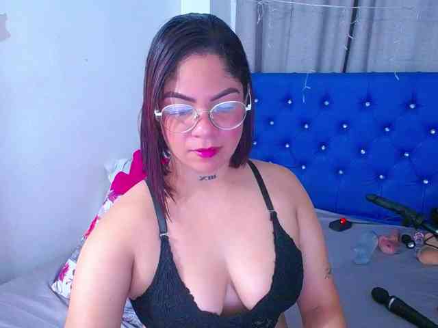 horny-cougar webcam