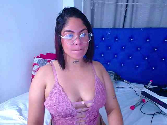 horny-cougar webcam