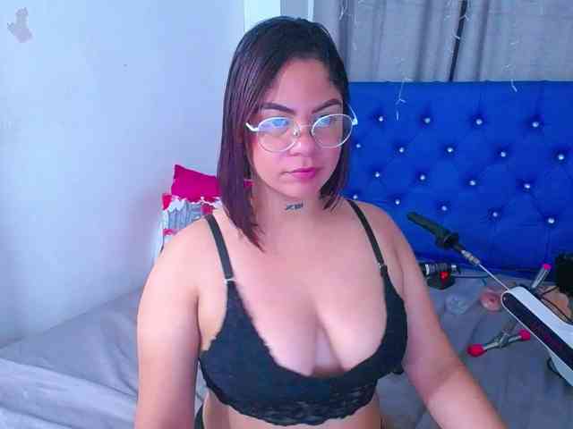 horny-cougar webcam