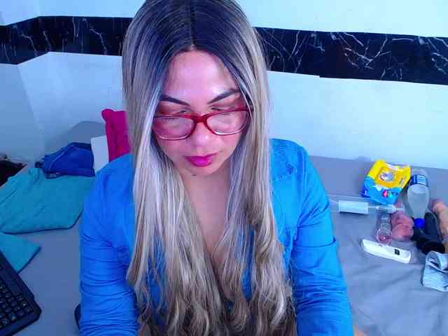 horny-cougar webcam