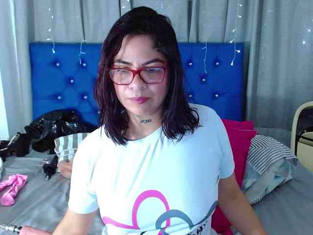 horny-cougar webcam