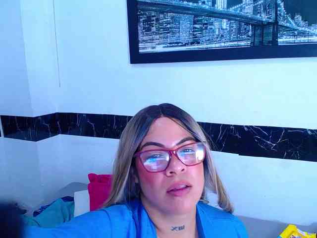 horny-cougar webcam