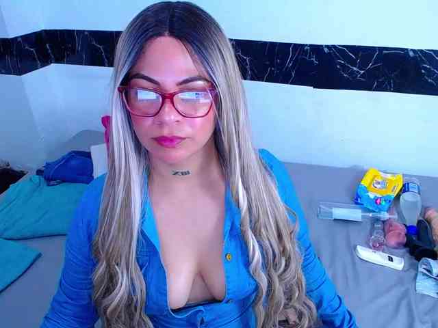 horny-cougar webcam