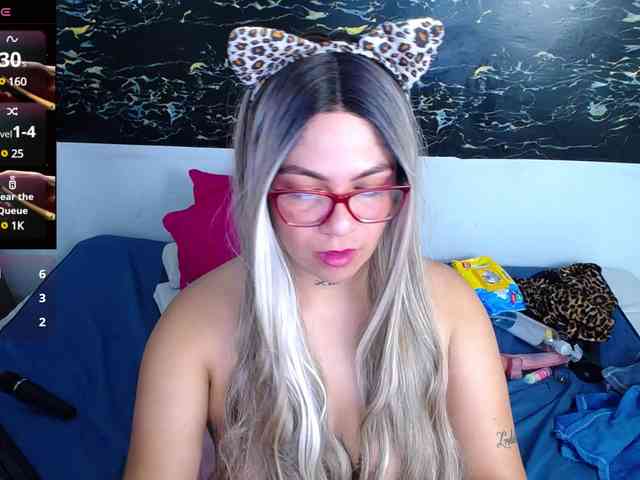 horny-cougar webcam
