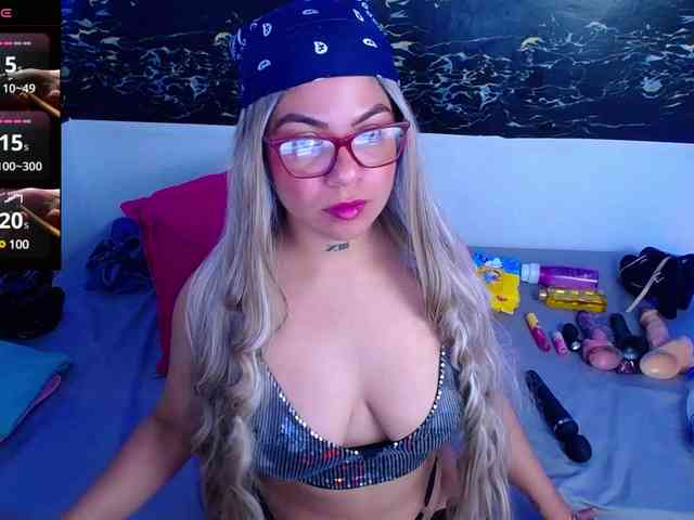 horny-cougar webcam