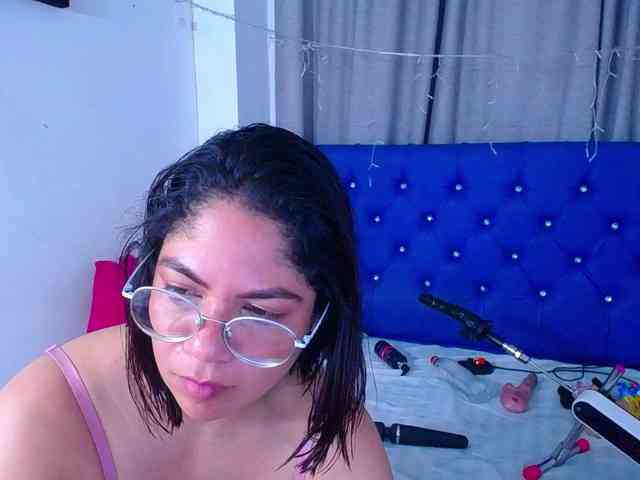 horny-cougar webcam