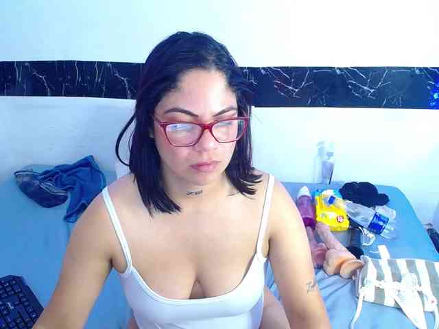 horny-cougar webcam