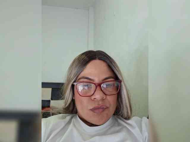 horny-cougar webcam