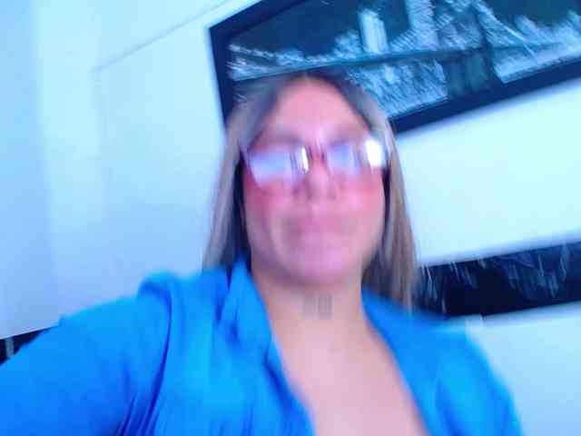 horny-cougar webcam