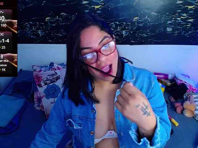 horny-cougar webcam