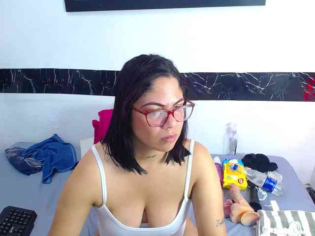 horny-cougar webcam