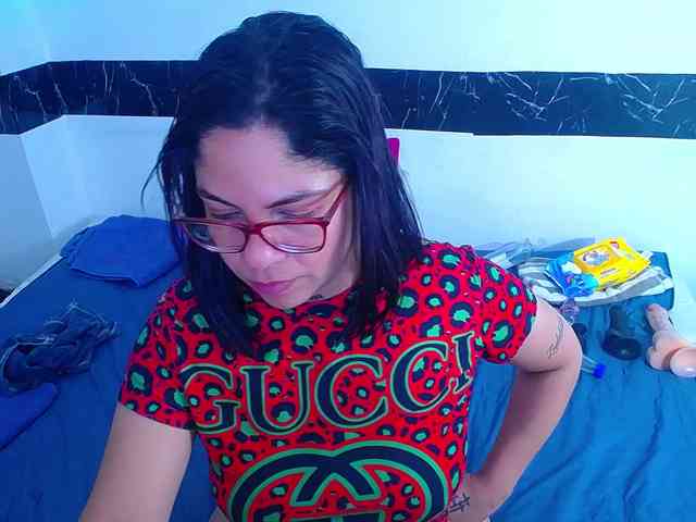 horny-cougar webcam