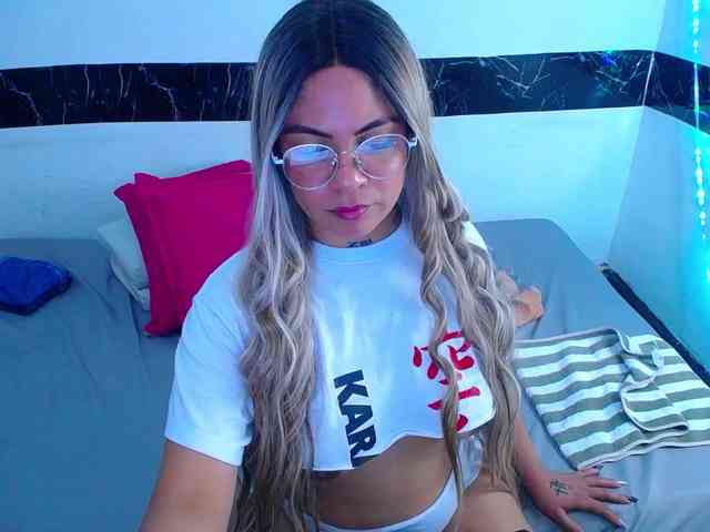 horny-cougar webcam