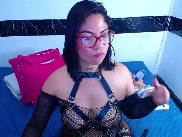 horny-cougar webcam