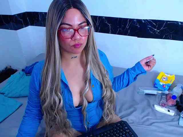 horny-cougar webcam