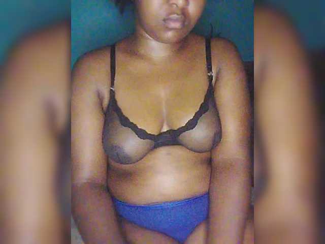 le modèle chibaby1 est en webcam porno dans un show sur le site bongacams, il possède les tags suivants: Ebony,Brunette,Trimmed