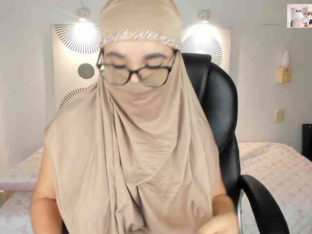 aysa-khalaf webcam