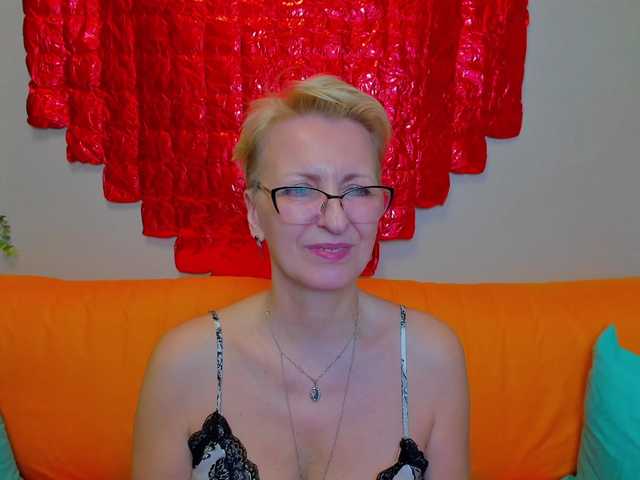 iamyourdream89's BongaCams show and profile