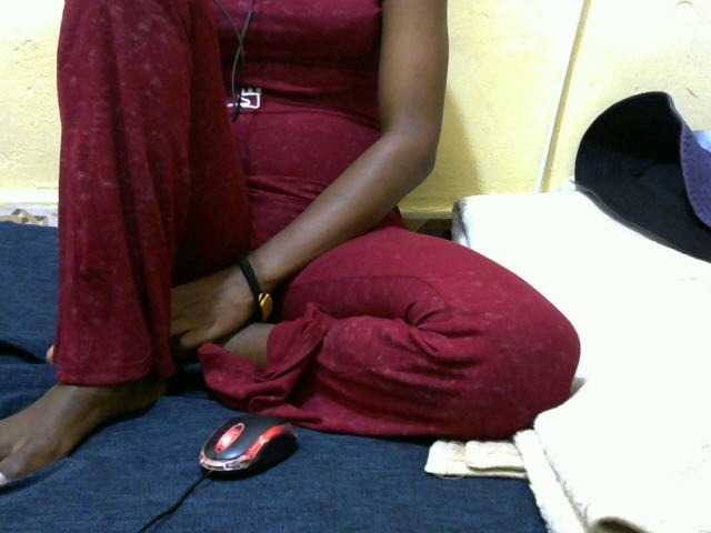 Sweetbarbie8 webcam bongacams model stream image