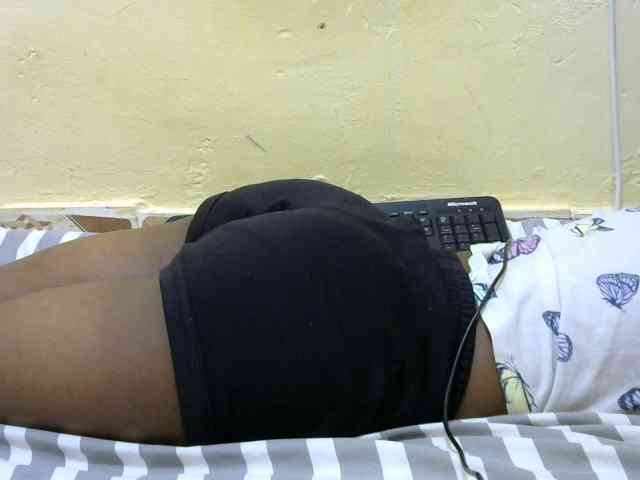 Sweetbarbie8 webcam