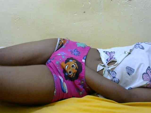 Sweetbarbie8 webcam