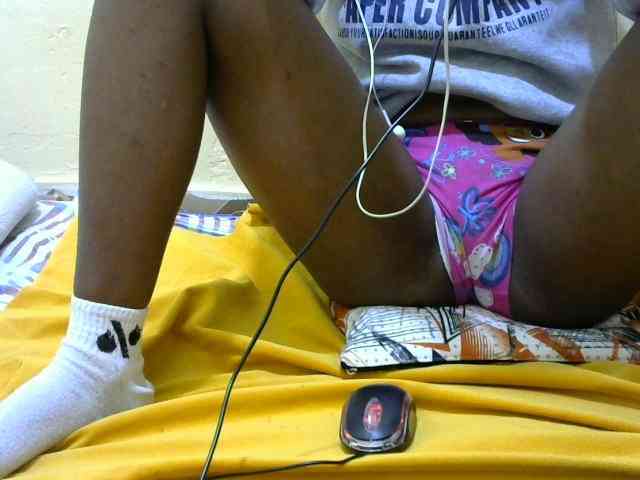 Sweetbarbie8 webcam