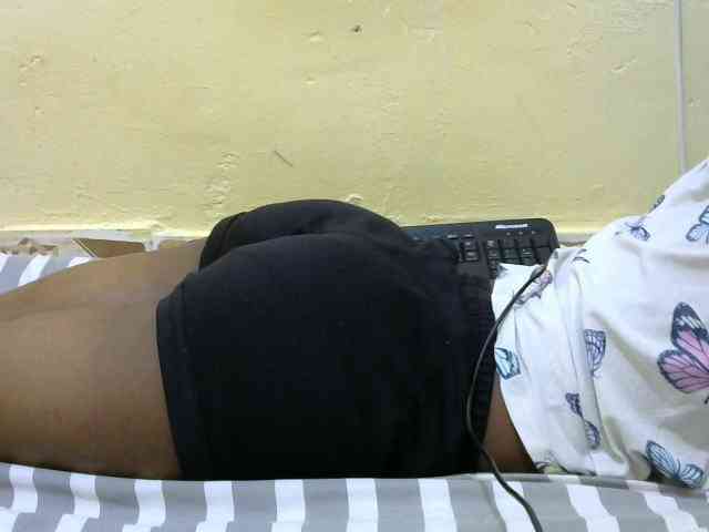 Sweetbarbie8 webcam
