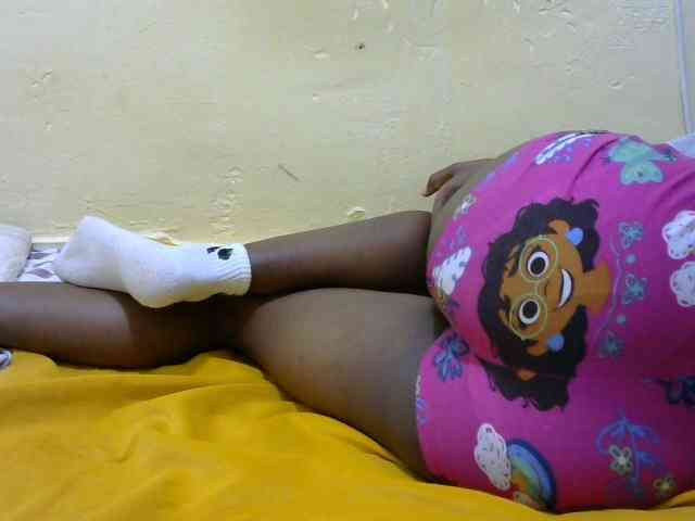 Sweetbarbie8 webcam