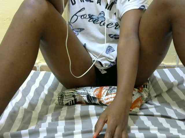 Sweetbarbie8 webcam