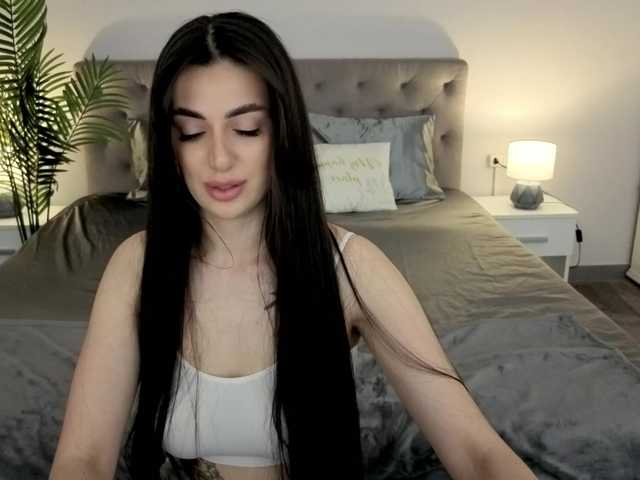 ArielGemme's BongaCams show and profile