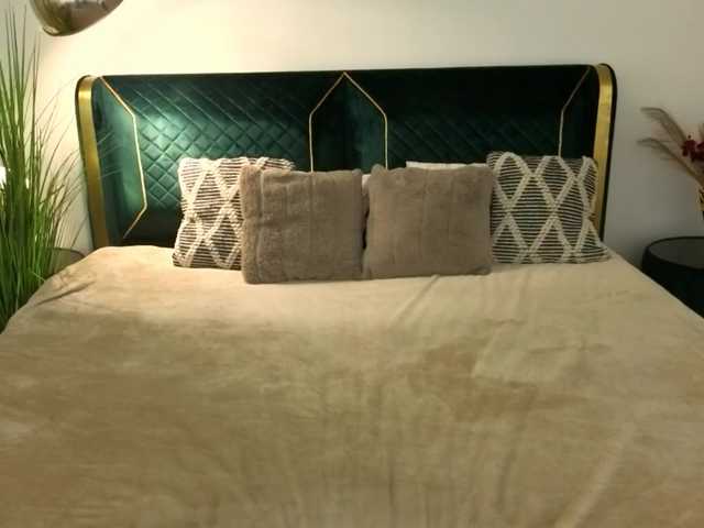 ArielGemme's BongaCams show and profile