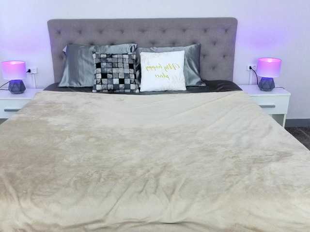 ArielGemme's BongaCams show and profile