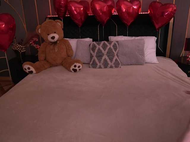 ArielGemme's BongaCams show and profile