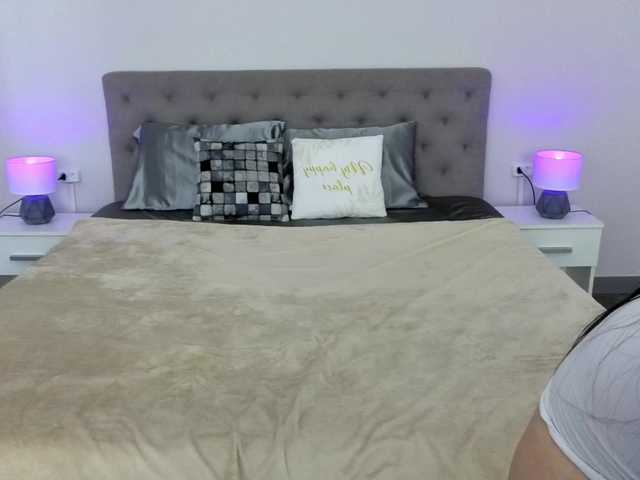 ArielGemme's BongaCams show and profile