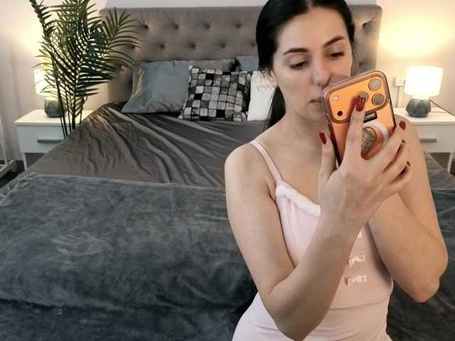 ArielGemme's BongaCams show and profile