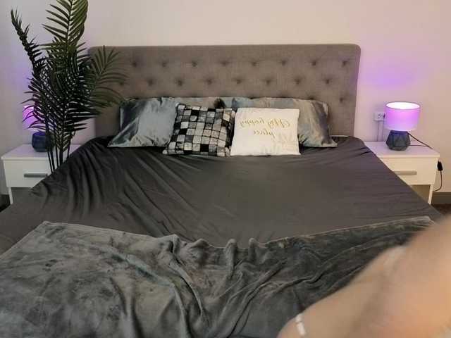 ArielGemme's BongaCams show and profile