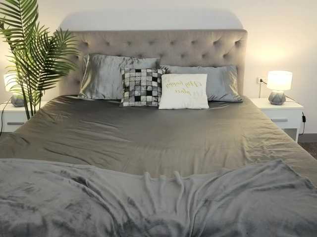 le modèle ArielGemme est en webcam porno dans un show sur le site bongacams, il possède les tags suivants: White/Caucasian,Brunette,Shaved